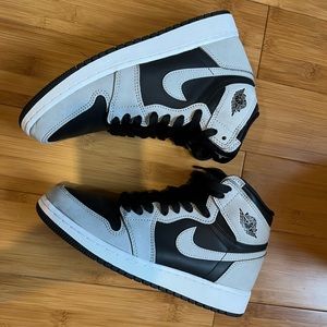 Air Jordan 1 High “Shadow” size 5.5Y/7W